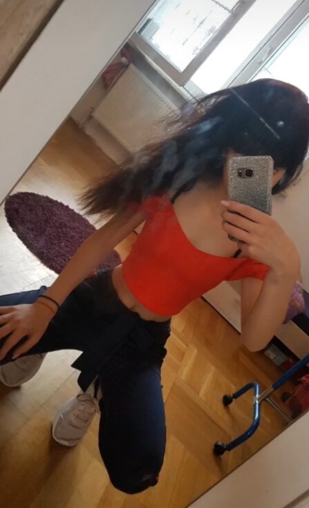 mršavica crnka seksi