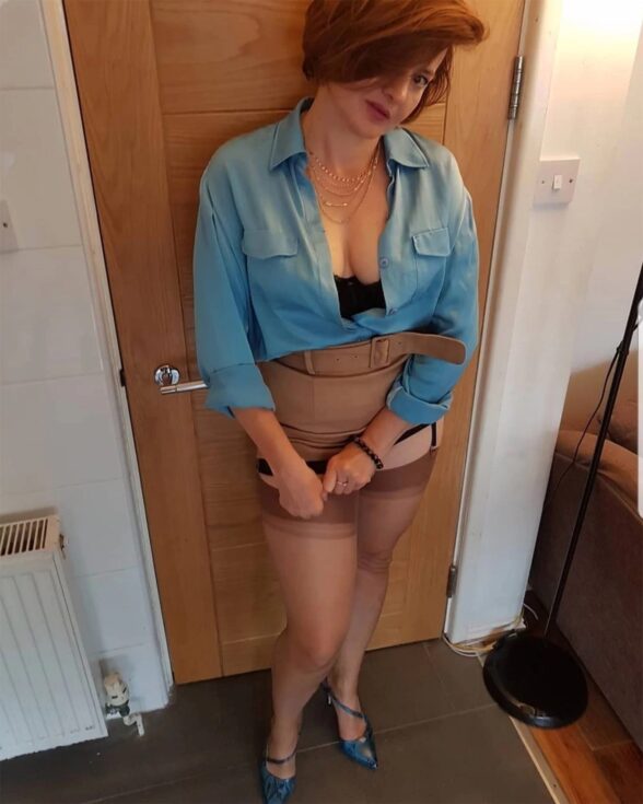 lepa milf zadovoljava