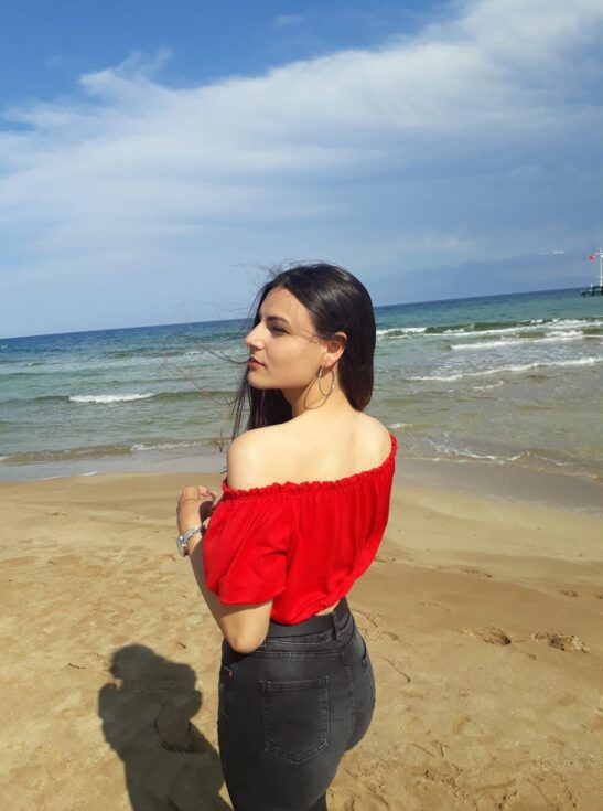 lepa mlada traži starijeg