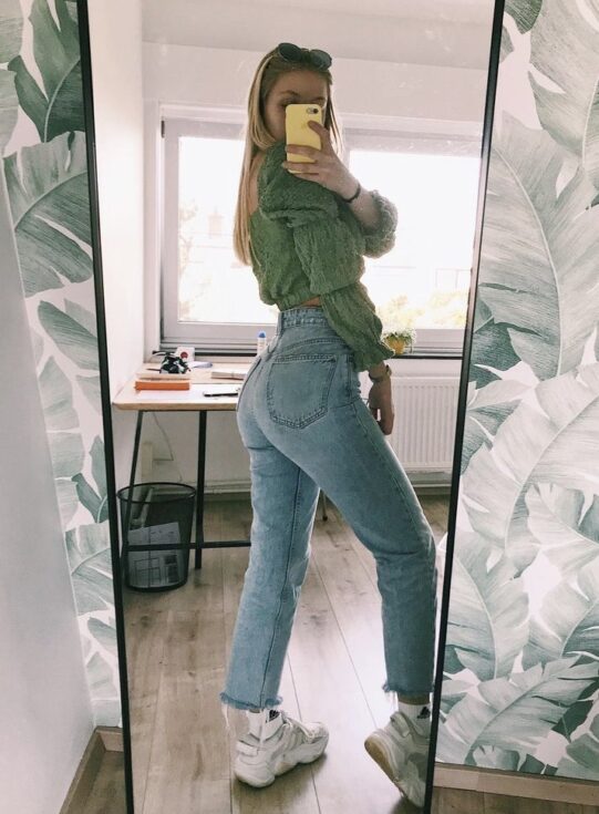 lepa mlada ok devojka