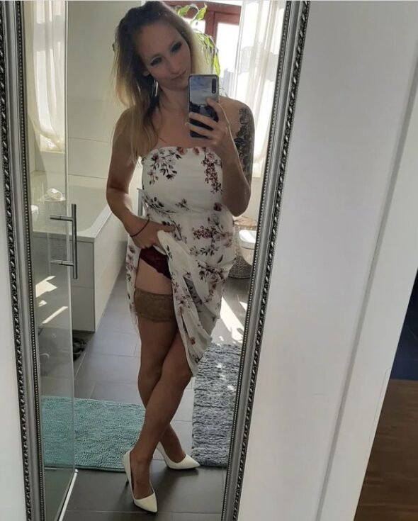 zabavna starija mladolika