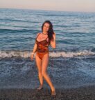 lepa starija iskrena