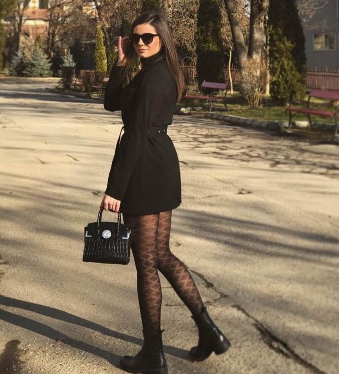 pametna mlada devojka